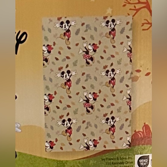 Disney Minnie and Mickey fall throw blanket - Picture 2 of 2